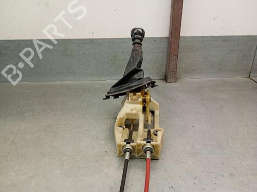 Gear lever KIA SPORTAGE II (JE_, KM_) 2.0 CRDi | BP27898222M90