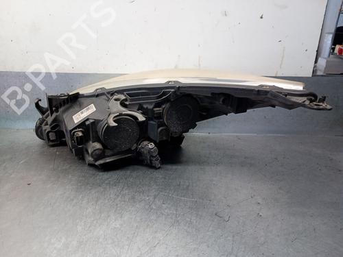 Right headlight PEUGEOT 5008 (0U_, 0E_) 1.6 HDi | BP26643975C29 