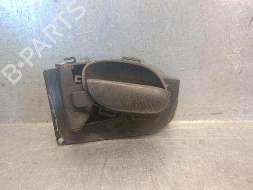 Venstre foran invendig håndtak PEUGEOT 206 Hatchback (2A/C) 1.9 D (69 hp) 27563828