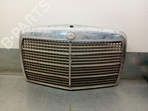 Used Grille MERCEDES-BENZ /8 (W115) 240 D 3.0 (115.114) (80 hp) 23963068