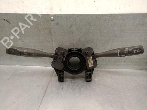Forlygtekontakt Forlygtekontakt LAND ROVER FREELANDER I Soft Top (L314) 2.0 TD4 4x4 (112 hp) 39611821 39611821