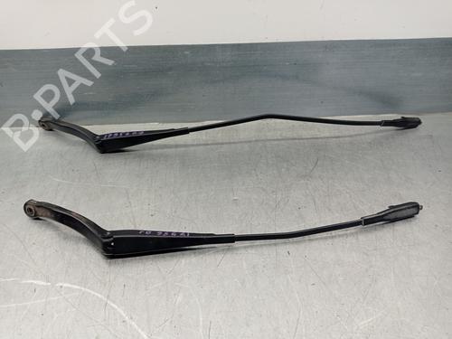 Used Front windshield wiper arm OPEL CORSA D (S07) 1.2 (L08, L68) (80 hp) 13382088