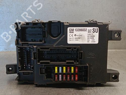 Used Fuse box Fuse box 37074985 37074985