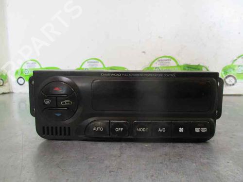 Used Climate control DAEWOO LEGANZA (KLAV) 2.0 16V (133 hp) 2058184