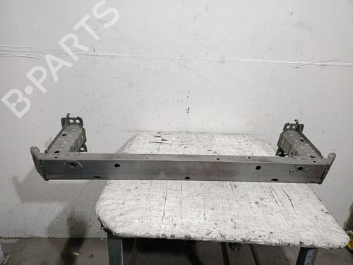 Bumperbalk voor TOYOTA AVENSIS Saloon (_T27_) 2.0 D-4D (WWT271_) (143 hp) 30588408