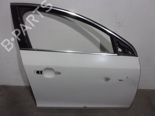 right-front-door-volvo-v60-i-155-d3-d4-32228971-blanca-5-puertas-2010-2011-2012-2013-2014-2015-2016-2017-2018-16059237 main image