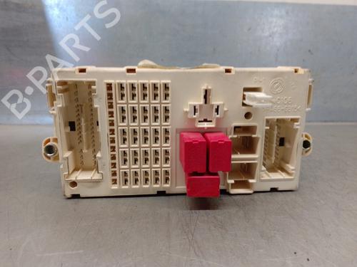 Used Fuse box Fuse box 13938295 13938295