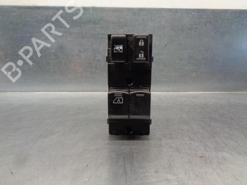 Used Left front window switch NISSAN MICRA IV (K13K, K13KK) 1.2 (80 hp) 8299741