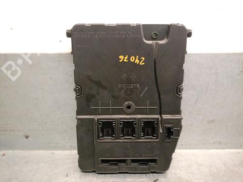 Used Fuse box RENAULT SCÉNIC II (JM0/1_) 1.9 dCi (JM0G, JM12, JM1G, JM2C) (120 hp) 30609737