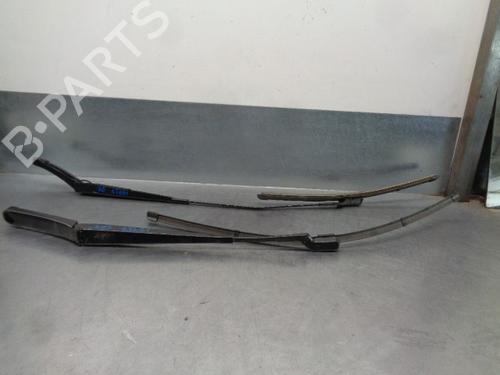 Used Front windshield wiper arm SEAT IBIZA V (KJ1, KJG) [2017-2025]  9852636