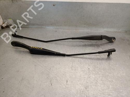 Used Front windshield wiper arm ALFA ROMEO 159 (939_) 1.9 JTDM 16V (939AXC1B, 939AXC12) (150 hp) 22727541