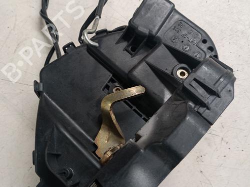 Używane Zamek drzwi tylnych prawych MERCEDES-BENZ C-CLASS (W203) C 220 CDI (203.006, 203.008) (143 hp) 16424127