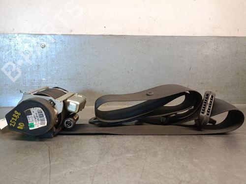 front-right-seatbelt-dacia-sandero-2008-34289336 main image