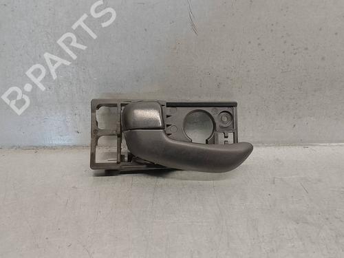 Used Front left interior door handle Front left interior door handle 17586985 17586985