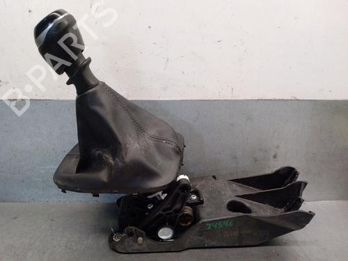 Used Gear lever RENAULT KOLEOS II (HC_) 2.0 dCi 175 4WD (177 hp) 32209092