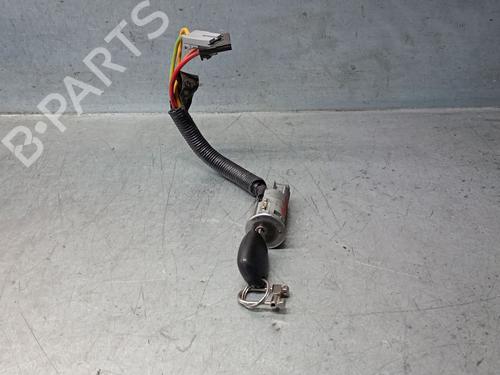 Used Ignition barrel OPEL VIVARO A Van (X83) 1.9 DTI (F7) (101 hp) 31926920