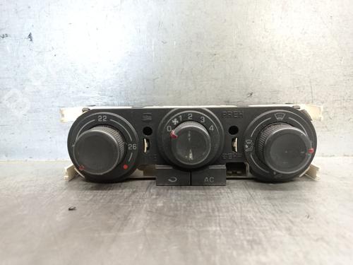 AC Styreenhet / Manøvreringsenhet SEAT IBIZA III (6L1) 1.4 16V (75 hp) 27873003