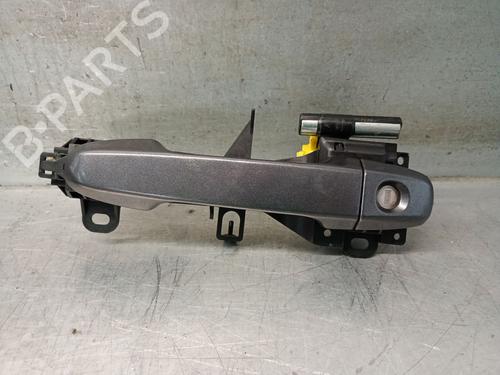 Used Front left exterior door handle TOYOTA YARIS (_P13_) 1.5 Hybrid (NHP130_, NHP130) (101 hp) 26920770