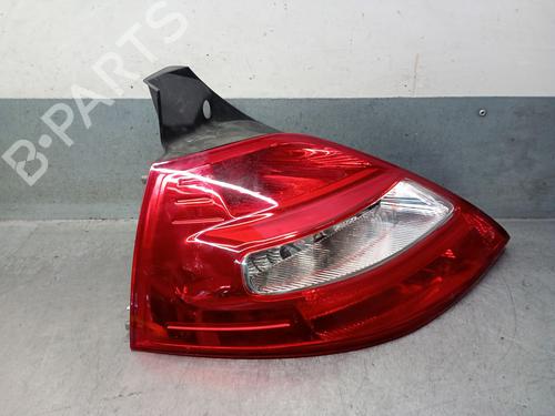 left-taillight-renault-megane-ii-bm01_-cm01_-2001-2002-2003-2004-2005-2006-2007-2008-2009-2010-2011-2012-31924807 main image