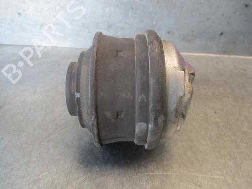 Used Engine mount MERCEDES-BENZ C-CLASS (W202) [1993-2000]  8763236