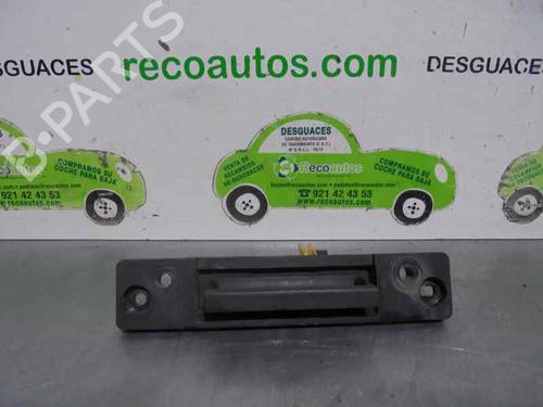 Used Tailgate handle KIA SORENTO I (JC) 2.5 CRDi 4WD (140 hp) 2101917