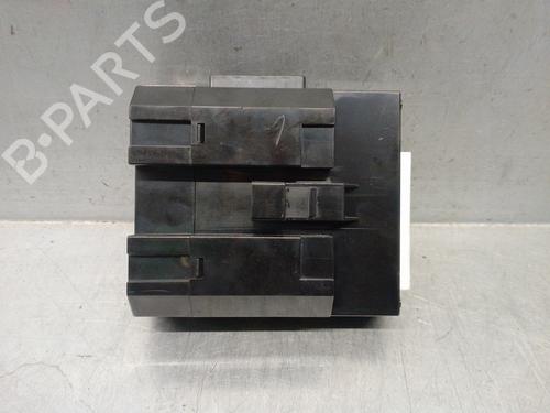 Used Fuse box HYUNDAI SANTA FÉ I (SM) 2.0 CRDi 4x4 (113 hp) 16076088