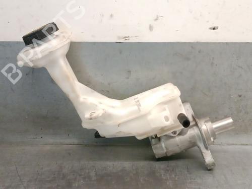 Used Brake master cylinder RENAULT KADJAR (HA_, HL_) 1.3 TCe 140 (HLNB, HLN1) (140 hp) 25754028