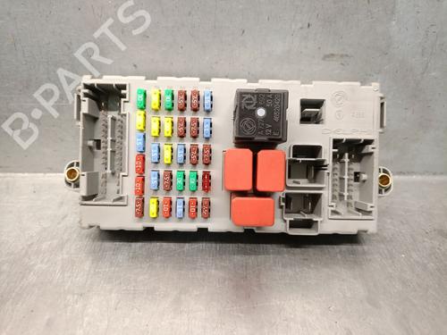 Used Fuse box Fuse box 39431324 39431324