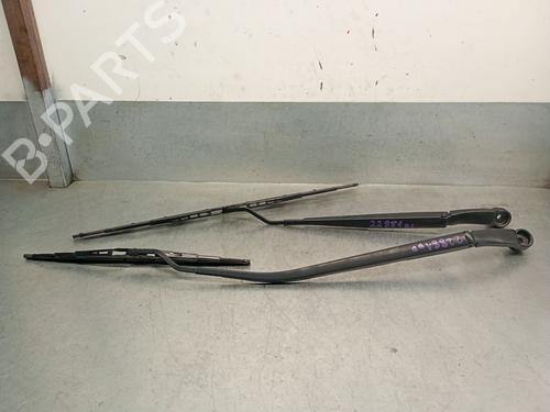 Used Front windshield wiper arm HYUNDAI i20 II (GB, IB) 1.2 (84 hp) 26543040