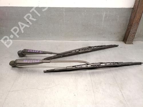 Used Front windshield wiper arm RENAULT SUPER 5 (B/C40_) [1984-1996]  30931876