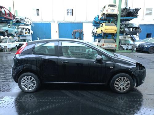 Fuse box FIAT GRANDE PUNTO (199_) 1.3 D Multijet (199.AXD11, 199.AXD1A, 199.AXD1B,... | BP22728428E1 