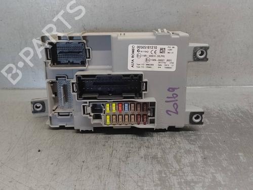 Used Fuse box Fuse box 17461759 17461759