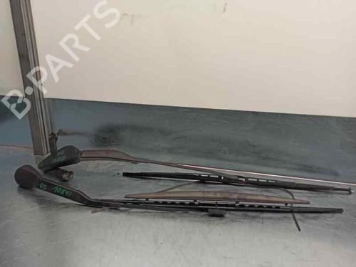 Used Front windshield wiper arm BMW 7 (E38) 725 tds (143 hp) 5658244