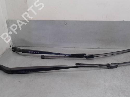 Used Front windshield wiper arm PEUGEOT 2008 II (UD_, US_, UY_, UJ_, UR_, UC_) 1.2 PureTech 130 (USHNS, URHNS) (130 hp) 16991289