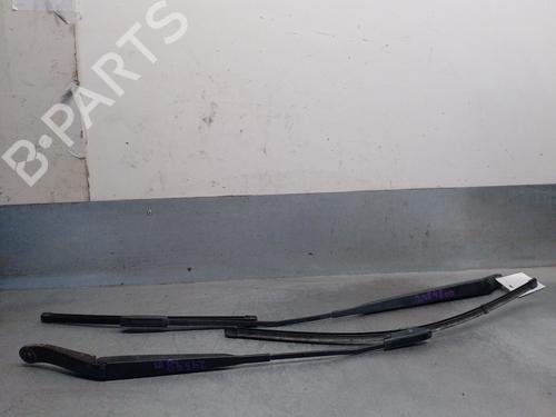 front-windshield-wiper-arm-renault-clio-iii-br01-cr01-2005-2006-2007-2008-2009-2010-2011-2012-2013-2014-32294784 main image
