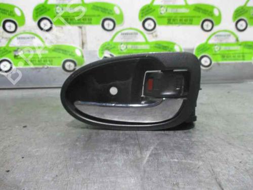 Poignée intérieure arrière droite TOYOTA YARIS (_P9_) 1.4 D-4D (NLP90_, NLP90R) (90 hp) 3217043