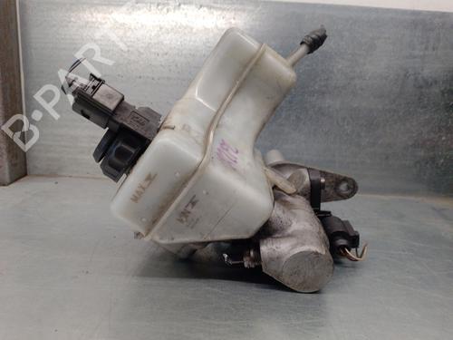 Brake master cylinder AUDI Q3 (8UB, 8UG) 2.0 TDI | BP17464293M77 