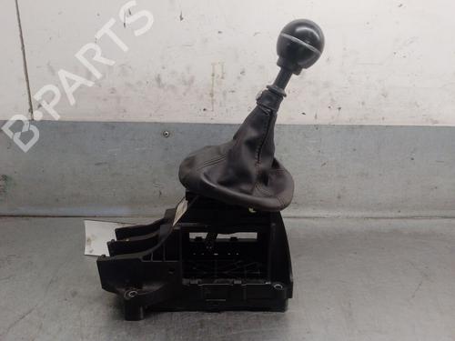 gear-lever-fiat-500x-334_-2014-40087795 main image
