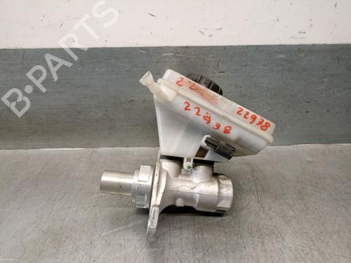 Used Brake master cylinder BMW X3 (F25) xDrive 20 d (190 hp) 28316526