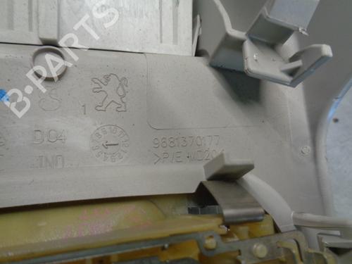 Interior roof light PEUGEOT 5008 (0U_, 0E_) 1.6 HDi | BP8792699I8
