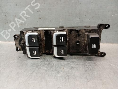 Left front window switch KIA CARENS IV 1.7 CRDi | BP22995907I27 - Image 1