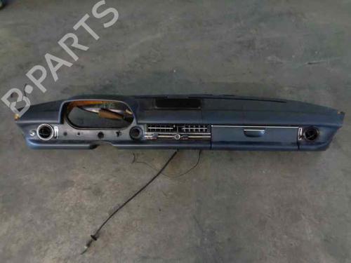 Used Dashboard MERCEDES-BENZ 123 Saloon (W123) 240 D (123.123) (65 hp) 7180691