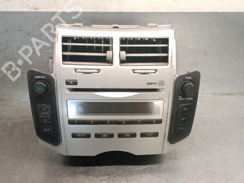 Used Radio TOYOTA YARIS (_P9_) 1.4 D-4D (NLP90_, NLP90R) (90 hp) 26003024