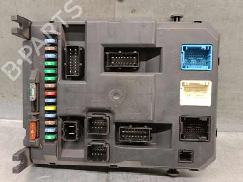 Used Fuse box Fuse box 36296982 36296982