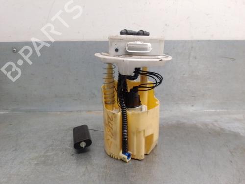 Used Fuel pump DACIA DUSTER (HM_) 1.5 dCi 115 4x4 (HMAD) (116 hp) 32197890