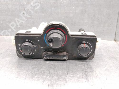 climate-control-renault-clio-iii-br01-cr01-2005-2006-2007-2008-2009-2010-2011-2012-2013-2014-37219338 main image