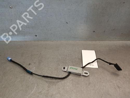 Used Antenna/Base Antenna/Base MAZDA 6 Saloon (GJ, GL) 2.2 D (GJ2FP) (150 hp) 33240742 33240742