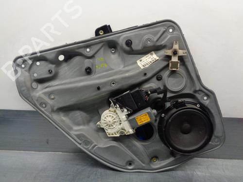 Rudehejsemekanisme venstre bagtil VW BORA I (1J2) 1.9 TDI (90 hp) 11291449