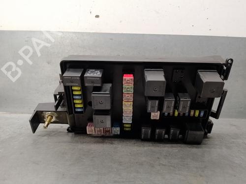 Used Fuse box Fuse box 16026690 16026690
