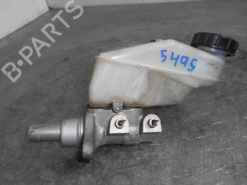 Used Brake master cylinder TOYOTA YARIS (_P9_) 1.0 VVT-i (KSP90_, KSP90R) (69 hp) 2333071